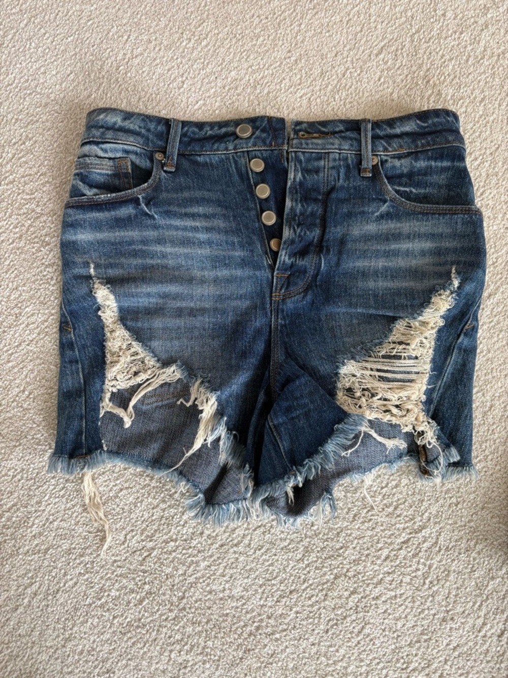 Good American Distressed bombshell Button-Front Blue Jean Shorts